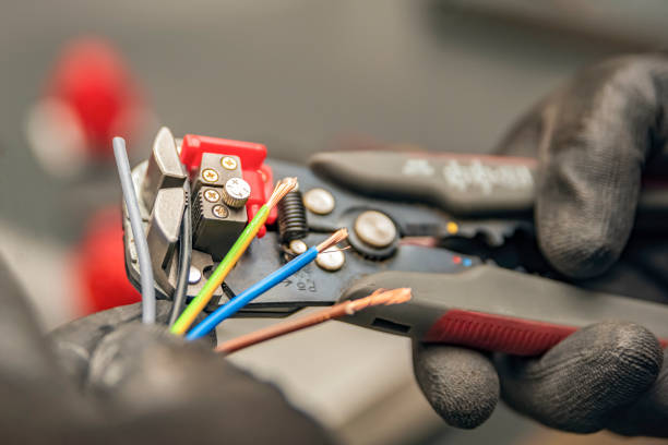 Best Licensed Electrician  in Hibbing, MN
